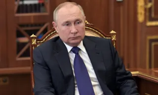 Imagem ilustrativa da imagem Putin diz, em entrevista, que os EUA 'devem negociar' sobre a Ucrânia