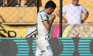Imagem ilustrativa da imagem Raphael Veiga minimiza proposta da Arábia: "Quero fazer história no Palmeiras"