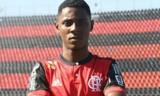Imagem ilustrativa da imagem Sobrevivente do Ninho se aposentou dos gramados e hoje é funcionário do Flamengo
