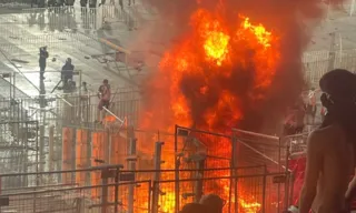 Imagem ilustrativa da imagem Supercopa do Chile é suspensa após violência e incêndio nas arquibancadas