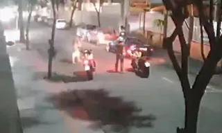 Imagem ilustrativa da imagem Suspeito quase atropela guardas municipais após participar de racha em Vitória