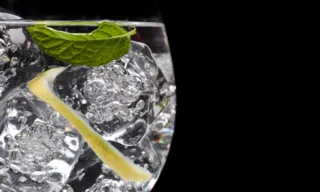 Imagem ilustrativa da imagem Três drinques de lata para saborear no Carnaval 2024