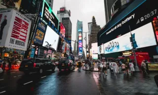 Imagem ilustrativa da imagem Turista brasileira é baleada na Times Square, em Nova York, diz jornal