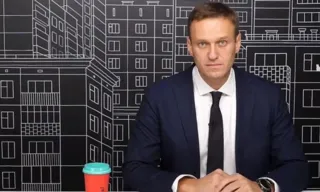 Imagem ilustrativa da imagem Viúva promete continuar trabalho de Alexei Navalni contra Vladimir Putin