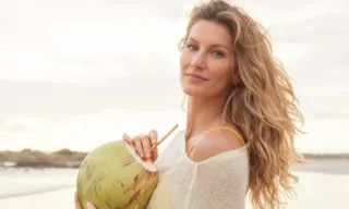 Imagem ilustrativa da imagem 'Vivia de cigarros, pizza e vinho', diz Gisele Bündchen sobre crises de ansiedade