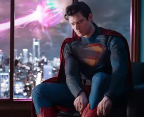 Imagem ilustrativa da imagem James Gunn revela primeira imagem de David Corenswet como Superman