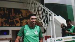 Imagem ilustrativa da imagem Abel Ferreira elogia Palmeiras: 'Vitória do time da virada, do time do amor'