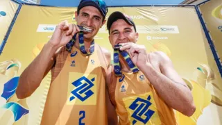 Imagem ilustrativa da imagem Dupla formada pelo capixaba André e George confirma vaga olímpica no vôlei de praia