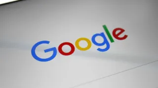 Imagem ilustrativa da imagem Google proíbe impulsionamento de conteúdo político em buscas e YouTube