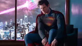 Imagem ilustrativa da imagem James Gunn revela primeira imagem de David Corenswet como Superman