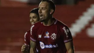 Imagem ilustrativa da imagem Náutico arranca empate amargo com São Bernardo na estreia da Série C