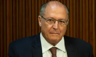 Imagem ilustrativa da imagem Alckmin diz que Lula não deve vetar tributação de compras internacionais até US$ 50