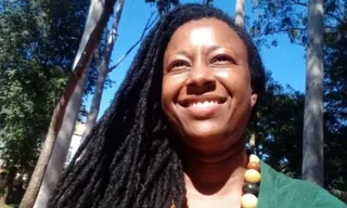 Imagem ilustrativa da imagem Após sofrer injúria, professora cria coletivo para enfrentar racismo em escolas
