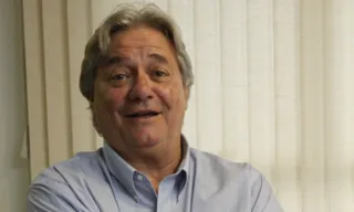 Imagem ilustrativa da imagem Pé atrás de sigla chama atenção