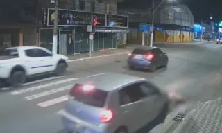 Imagem ilustrativa da imagem Câmera de segurança flagra atropelamento em avenida de Vila Velha