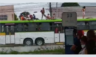 Imagem ilustrativa da imagem Campanha do Grande Recife combate "surf" e "amorcegamento" em ônibus