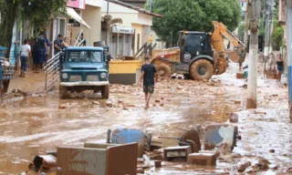 Imagem ilustrativa da imagem Cartão Reconstrução começa a ser entregue para vítimas das chuvas no Sul do ES