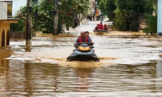 Imagem ilustrativa da imagem Chuva no Sul do ES: 3 pessoas seguem desaparecidas e 6 são encontradas com vida