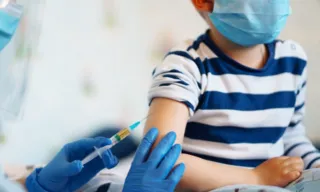Imagem ilustrativa da imagem Cobertura vacinal completa contra covid em crianças não chega a 12%