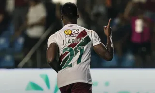 Imagem ilustrativa da imagem Com torcida capixaba, Fluminense vence o Sampaio Corrêa pela Copa do Brasil