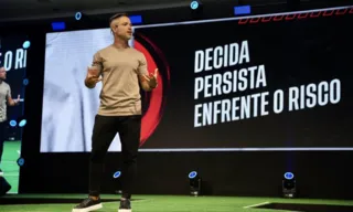 Imagem ilustrativa da imagem Diego Ribas, ex-jogador: “Espero o Fla vitorioso este ano”