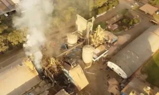 Imagem ilustrativa da imagem Excesso de poeira de grãos causou explosão que deixou 10 mortos em silo no Paraná