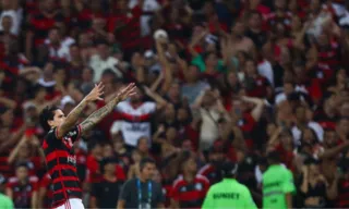 Imagem ilustrativa da imagem Flamengo segura empate com o Fluminense e vai à decisão do Carioca