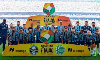 Imagem ilustrativa da imagem Grêmio leva susto, vira em 2 minutos e garante seu 2º heptacampeonato gaúcho