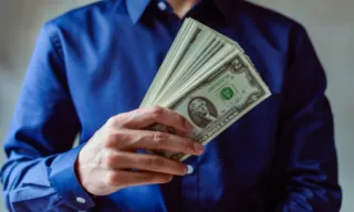 Imagem ilustrativa da imagem Homem com câncer ganha R$ 6,7 bilhões em loteria