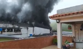 Imagem ilustrativa da imagem Incêndio atinge depósito de café no Sul do ES