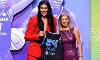 Imagem ilustrativa da imagem Kamilla Cardoso é a 3ª escolha de Draft da WNBA e faz história para o Brasil