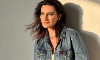 Imagem ilustrativa da imagem Laura Pausini lamenta 'falta de contato' por conta da tecnologia após pandemia