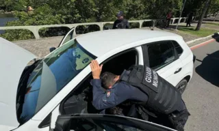 Imagem ilustrativa da imagem Motorista de aplicativo é detido com carro roubado em Vitória