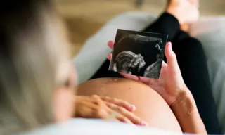 Imagem ilustrativa da imagem Número de filhos por mulher no Brasil cai 13% nos últimos cinco anos, aponta IBGE