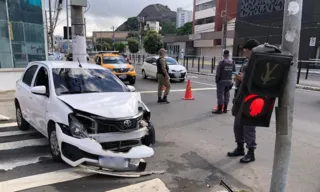 Imagem ilustrativa da imagem Padre sofre acidente de carro após passar mal em Vitória