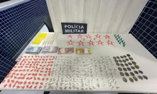 Imagem ilustrativa da imagem Polícia apreende drogas e dinheiro escondidos em pé de cajá em bairro de Vila Velha