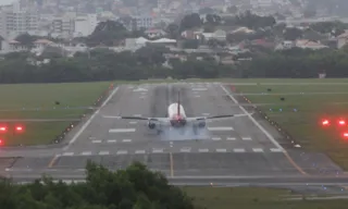 Imagem ilustrativa da imagem Programa do Governo promete passagens aéreas a R$ 200 para 100 mil no ES