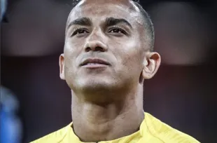 Imagem ilustrativa da imagem Seleção: Danilo pede conscientização após casos de Daniel Alves e Robinho