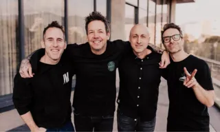 Imagem ilustrativa da imagem Simple Plan faz versão funk de 'Welcome to My Life' para agradecer fãs brasileiros