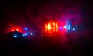 Imagem ilustrativa da imagem Van capota na rodovia Anchieta, em São Paulo, e deixa 20 feridos