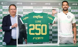 Imagem ilustrativa da imagem Zagueiro capixaba celebra renovação de contrato com o Palmeiras: 'Muito feliz'