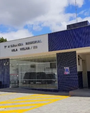 Imagem ilustrativa da imagem Assaltante volta a local do crime com carro roubado e é espancado na Praia da Costa