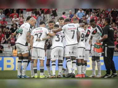 Jogadores do Bahia comemoram gol que garantiu os 3 pontos