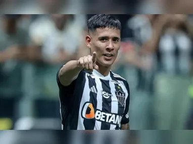 No final do segundo tempo, Jhon Arias marcou de pênalti
