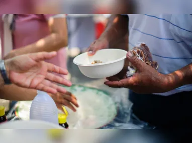 Imagem ilustrativa da imagem Brasil tinha 20,6 milhões de pessoas sem acesso adequado à comida ao fim de 2023