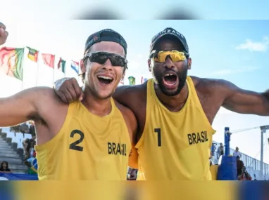 Imagem ilustrativa da imagem Evandro e Arthur celebram vaga para Paris no vôlei de praia com ouro em Brasília