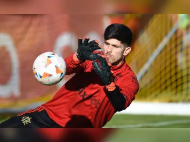 Pedro Raul durante treino do Corinthians