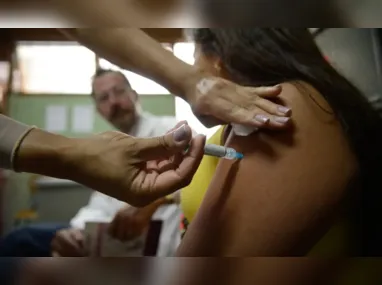 Imagem ilustrativa da imagem Governo aumenta público-alvo da vacinação contra HPV