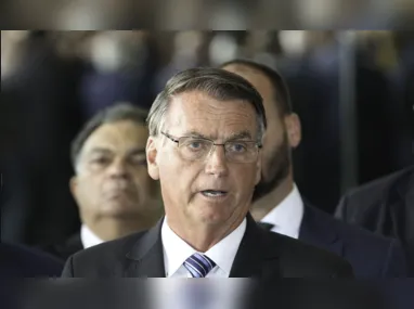 Bolsonaro foi internado no domingo