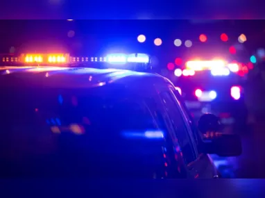 Paciente chegou ao local na ambulância do Samu, apresentando fortes dores no peito e sinais de AVC